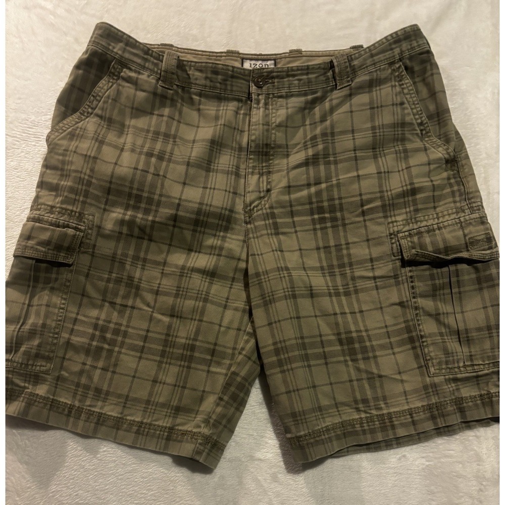 Izod Mens Cargo Shorts Green Plaid Flat Front Flap Pockets Classic Casual 38